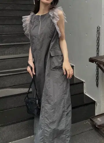 [ 완판템 ] willfully 튤 프릴 슬리브리스 나일론 지퍼 원피스