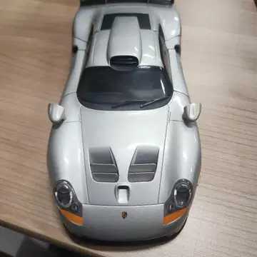 ut 모델 포르쉐 911 GT1 실버 미니카 1/18 상자 없음