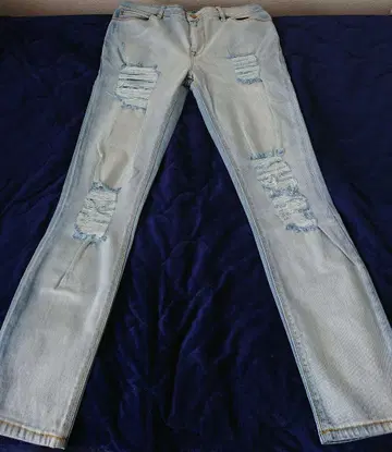 스키니 데님 옅은 파랑 데미지 가공