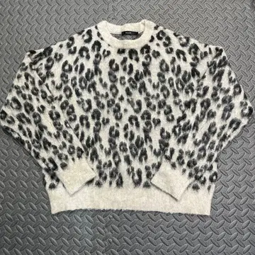 새상품급 Munich 레오파드 니트