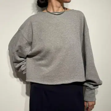 새상품급 Whim Gazette 쭈리 크롭 풀오버 맨투맨 그레이