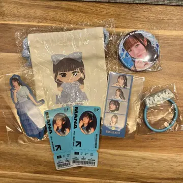 마나카 마나 굿즈