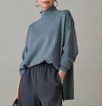 새상품 LOUNGEDRESS 라운지 드레스 총침 하이넥 니트 그레이