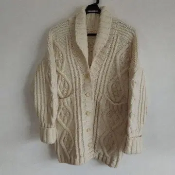 아이보리 케이블 니트 가디건