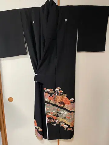블랙 전통 예복 기모노 부채와 꽃 무늬 기장 152cm