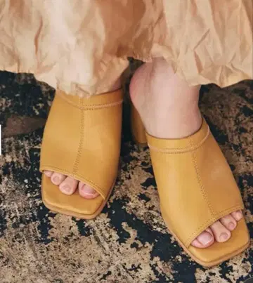 BONTRE 베이지 오픈토 샌들