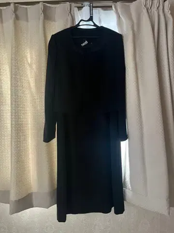 블랙 원피스 수트 사이즈 9