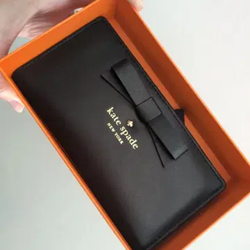 케이트 스페이드 블랙 가죽 접이식 지갑