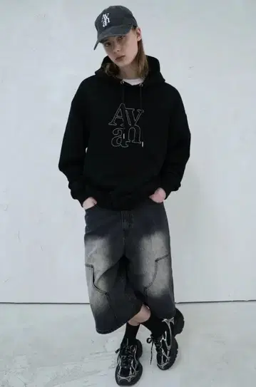 AVANDRESS 블랙 후드티 (MUSINSA)