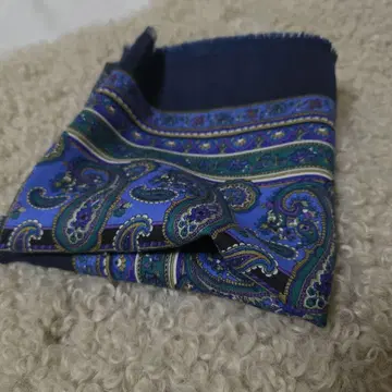 [새상품급] 더 스카치 하우스 페이즐리 대형 스카프