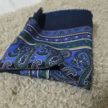 [새상품급] 더 스카치 하우스 페이즐리 대형 스카프