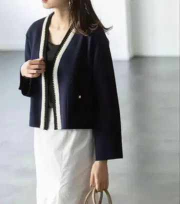 noble 배색 트리밍 밀라노 리브 숏 자켓 네이비