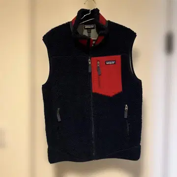 patagonia 플리스 베스트 네이비/레드