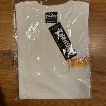 트레셔 THRASHER 브랜드 프레임 오버레이 반팔 로고