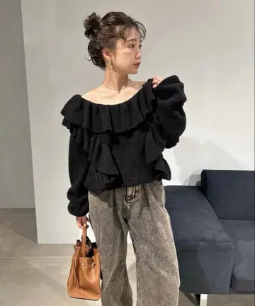 프레이아 아이디 블랙 프릴 니트