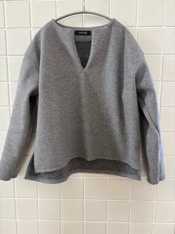 세탁 가능한 울 혼방 소재 키넥 풀오버 멜란지 그레이