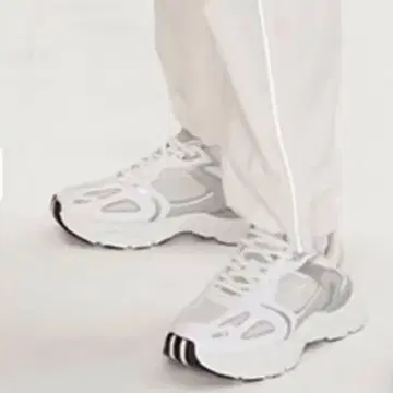 23.65/이십삼점육오 ] 스포티 레이스업 스니커즈