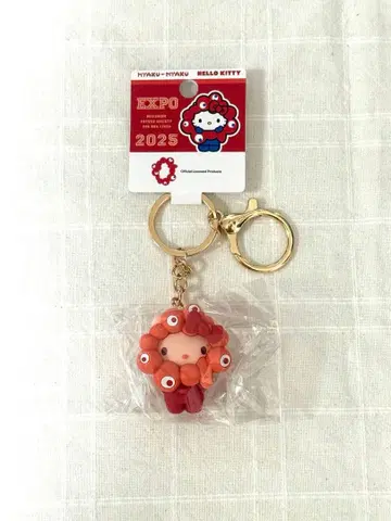 산리오 미야쿠미야쿠 변신 입체 마스코트 최애 컬러 키링 키티