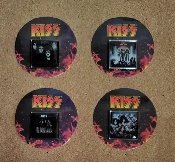 KISS 핀 배지 4개 세트