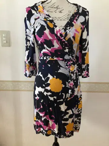 다이앤폰퍼스텐버그 새상품급 사이즈 4 랩 드레스