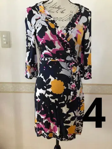 할인 가능 다이앤폰퍼스텐버그 새상품급 사이즈 4 랩 드레스