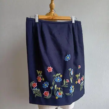 준코 시마다 자수 스커트 꽃