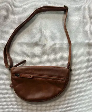 브라운 가죽 숄더백
