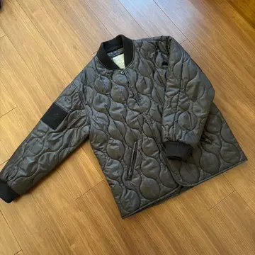 다운 자켓 구제 의류