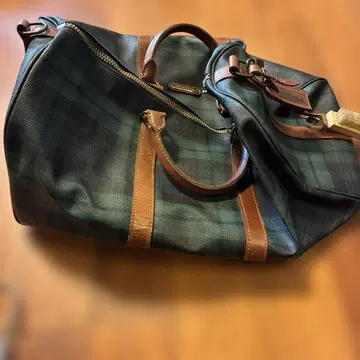 폴로 랄프로렌 보스턴 백 왼쪽 금장 장식만 파손 폭 60 정도 참 포함