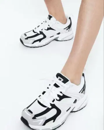 23.65/이십삼점육오 패턴 레이스업 스니커즈