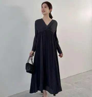 anuans 다크 그레이 플리츠 원피스