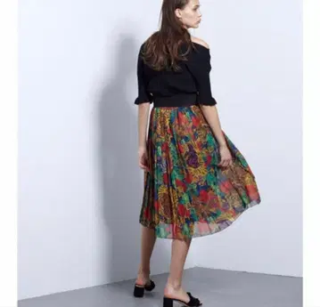 그레이스 콘티넨탈 애니멀 모티브 플리츠 스커트