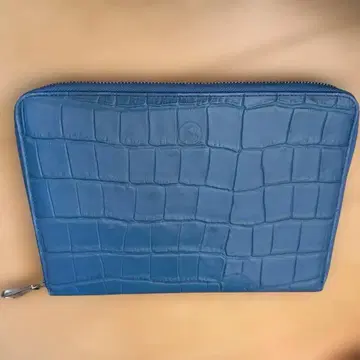 바조르고 파랑 크로커다일 패턴 클러치백