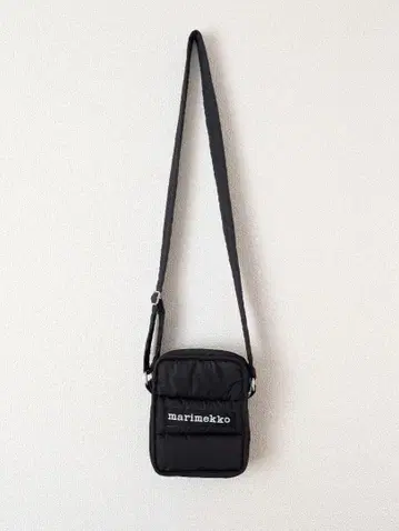 marimekko 블랙 숄더백