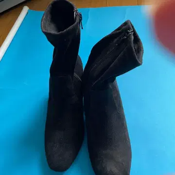 블랙 스웨이드 숏부츠 6.5cm