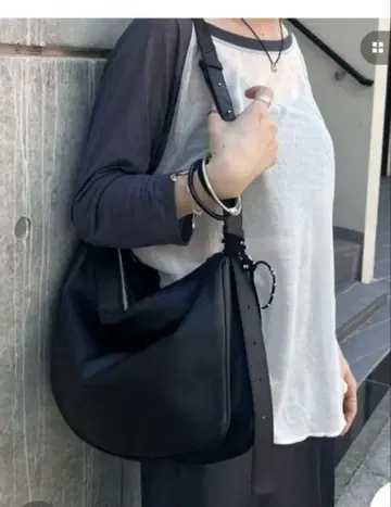 ear PAPILLONNER 스와로 바닥 숄더백 [ 새상품급 ]