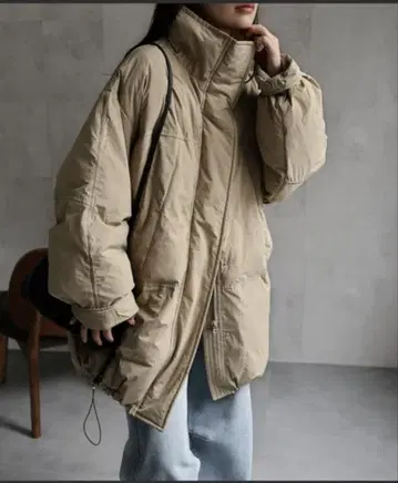 베이지 오버 사이즈 다운 자켓 나일론 몬스터 코트