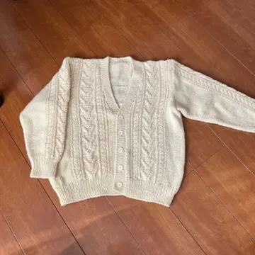 아이보리 케이블 짜임 니트 가디건