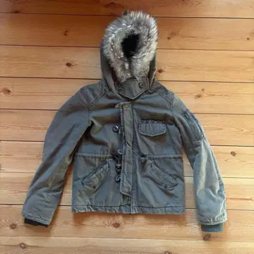 올리브 그린 밀리터리 자켓