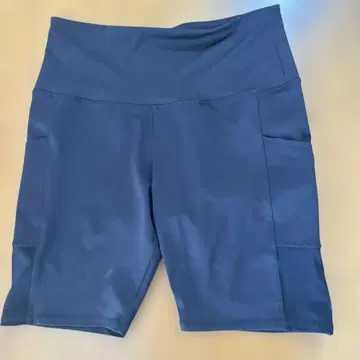 룰루레몬 블랙 숏팬츠 사이드 포켓 포함 사이즈 10