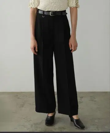 새상품급 CLANE 2WAY TUCK STRAIGHT PANTS