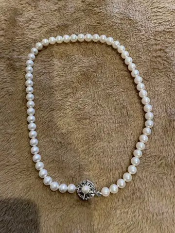 진주 목걸이 클래식 디자인