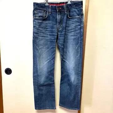 에드윈 EDGE OF BLUE 스트레이트 데님 데미지 사양