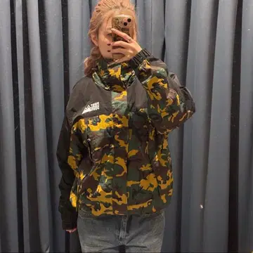 미사용 새상품 퍼스트 다운 마운틴 파카 카모 무늬 아웃도어 M 사이즈