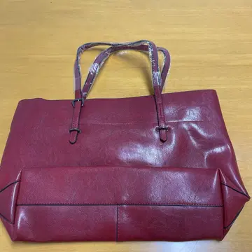 버건디 핸드백 지퍼 포켓 부착