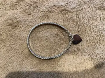 실버 트위스트 디자인 팔찌