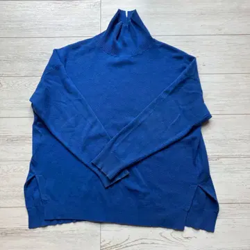 유나이티드 애로우즈 뷰티&유스 로얄 블루 터틀넥