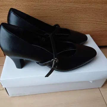 Les Muses 블랙 스트랩 펌프스 미들힐