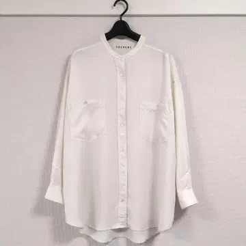 SHENERY 화이트 버튼업 셔츠 긴팔