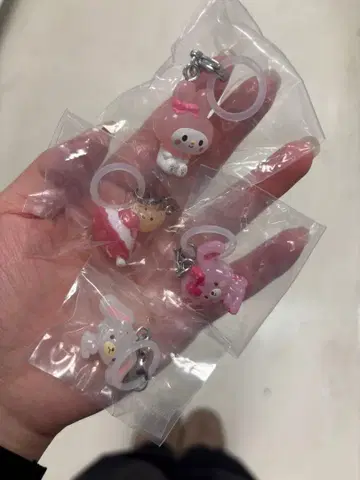 산리오 캐릭터즈 윳토 메지루시 액세서리